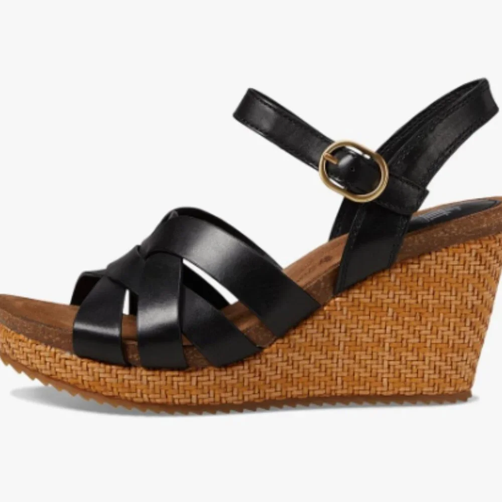 new Sofft Carlana Italian Leather Wedge Sandals  in box 268  492